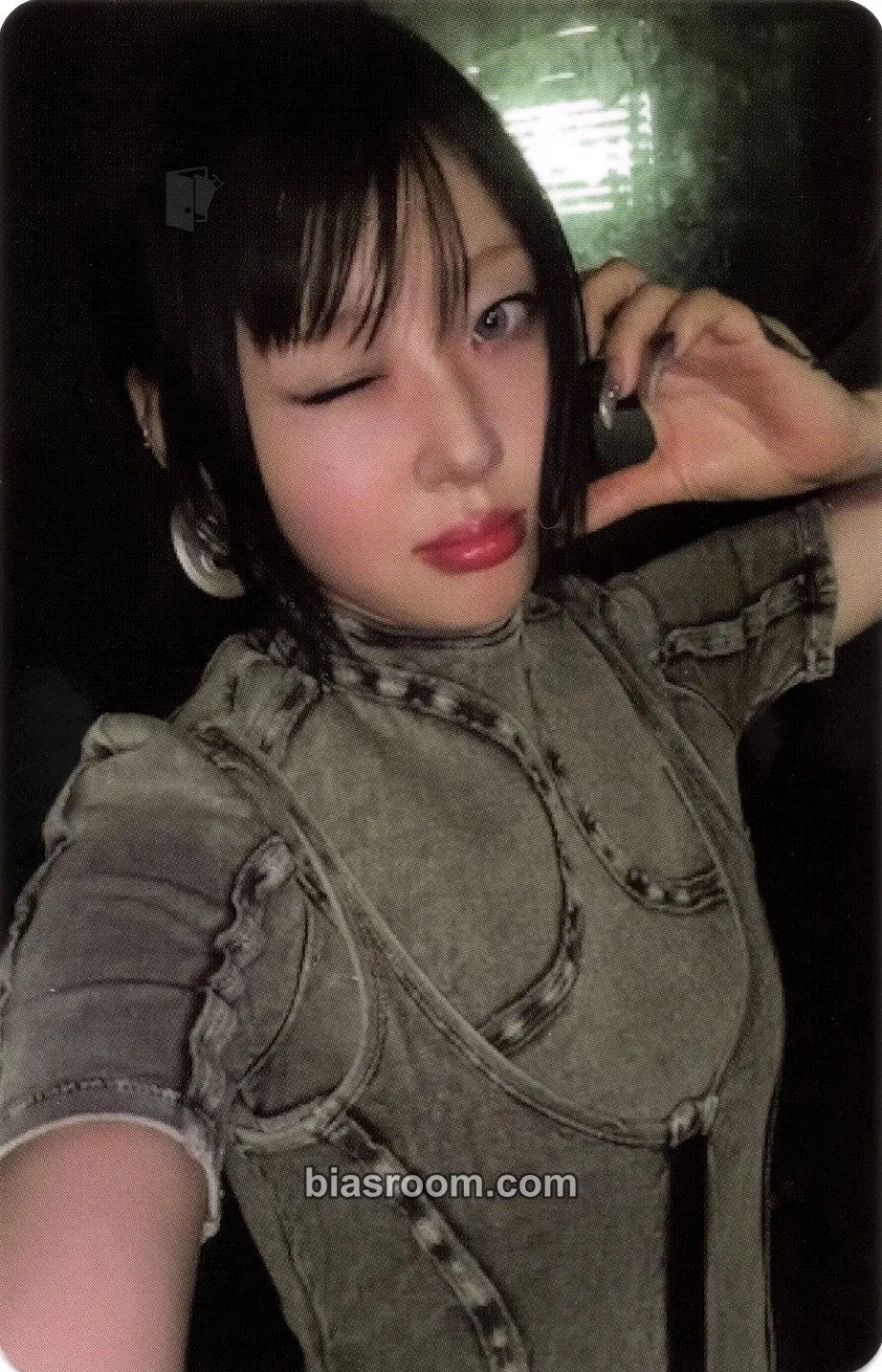 Yves Nail Photocard - Yves - Yves K-pop photocard
