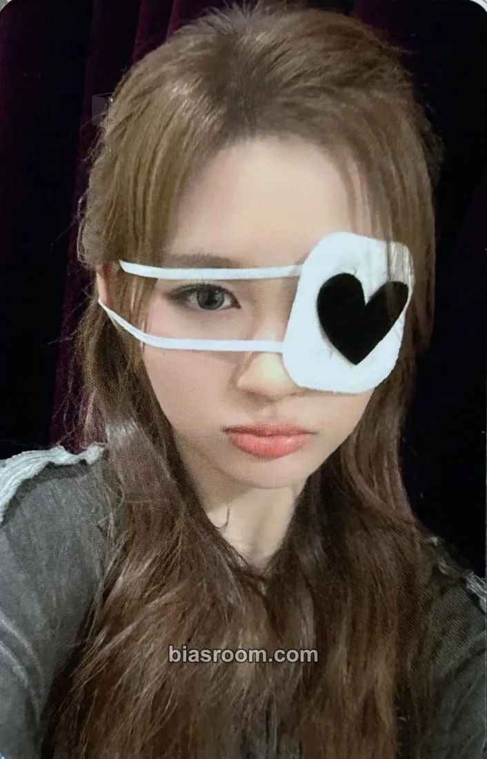 Sullyoon Fe3O4: FORWARD Photocard - NMIXX - NMIXX K-pop photocard