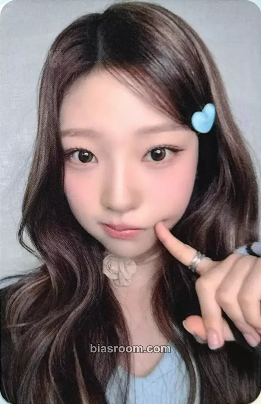 Stella FOCUS Photocard - Hearts2Hearts - Hearts2Hearts K-pop photocard