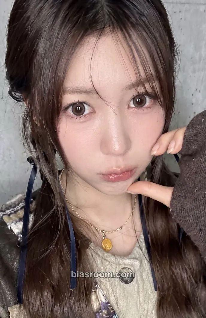Ye-on FOCUS Photocard - Hearts2Hearts - Hearts2Hearts K-pop photocard