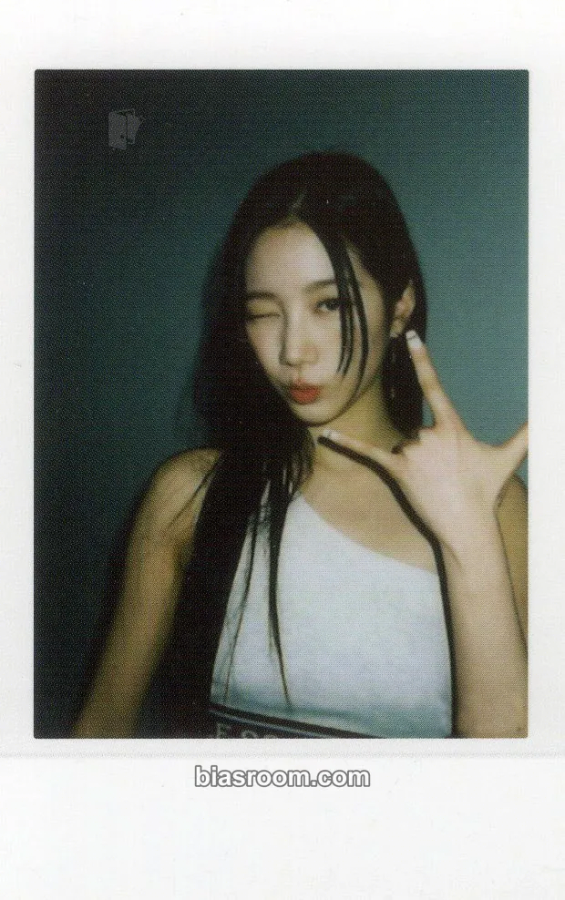 Kazuha UNFORGIVEN Photocard - LE SSERAFIM - LE SSERAFIM K-pop photocard