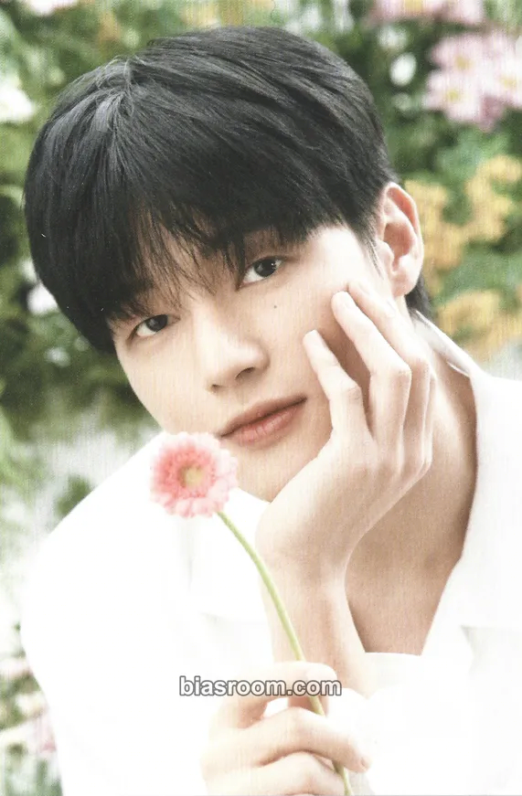 Wooyoung NACIFIC × ATEEZ Photocard - ATEEZ - ATEEZ K-pop photocard