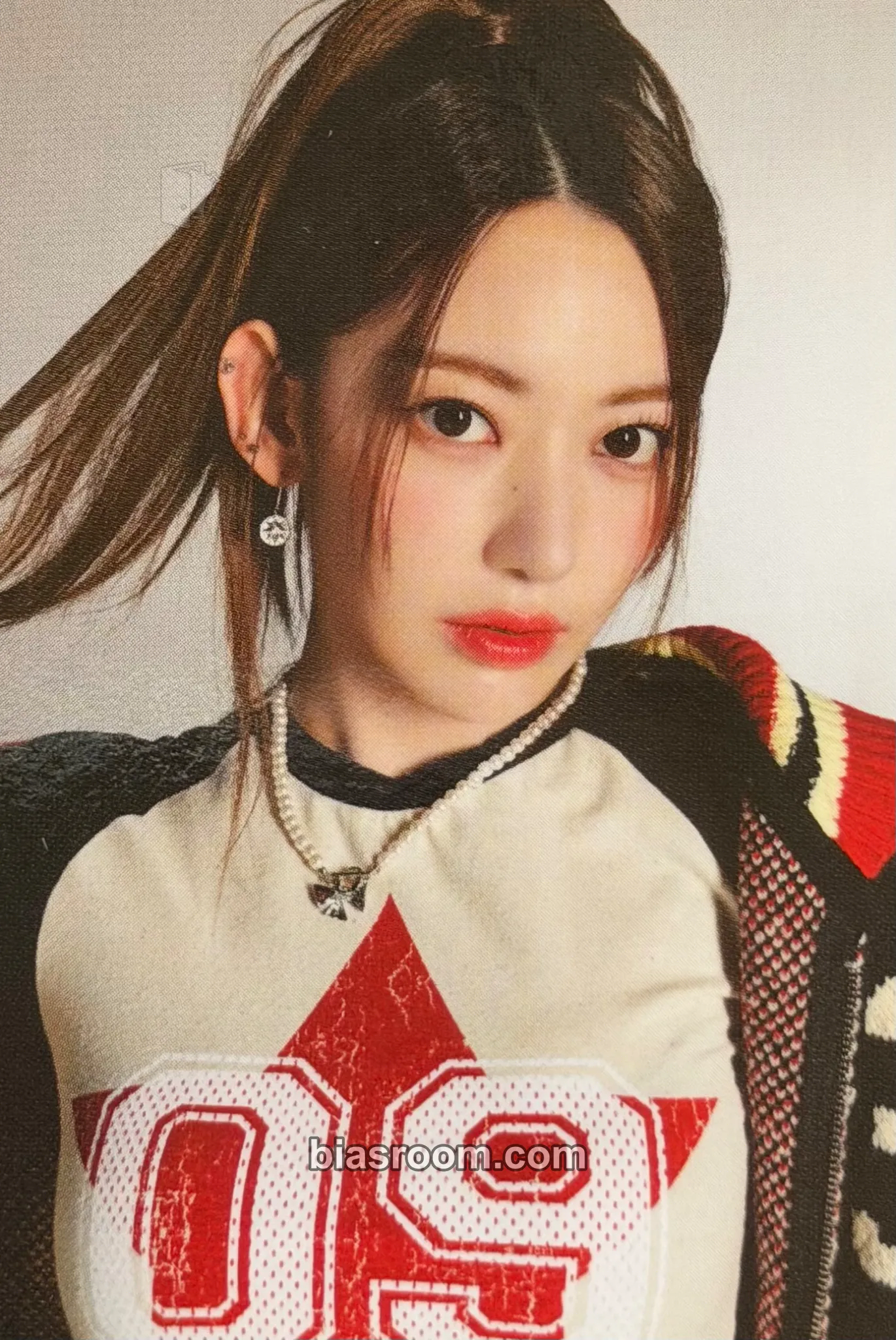 Sakura 'Fearnada' 2023 S/S Photocard - LE SSERAFIM - LE SSERAFIM K-pop photocard