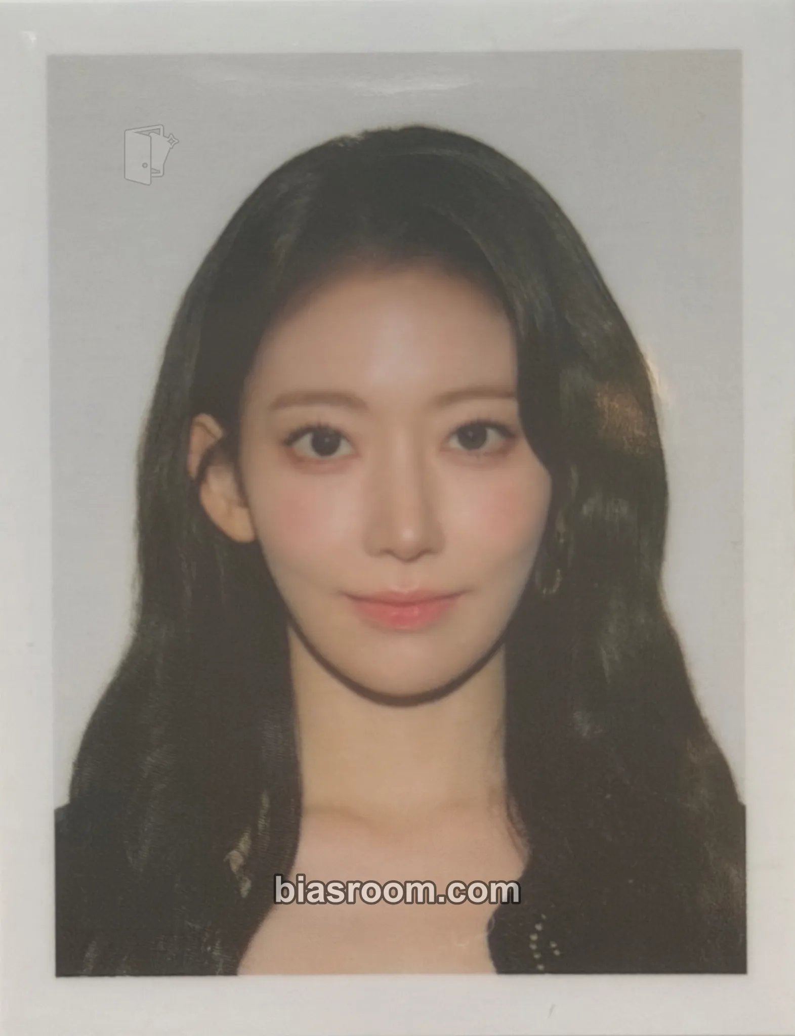 Sakura Easy Crazy Hot Tour Encore (2025/26) Photocard - LE SSERAFIM - LE SSERAFIM K-pop photocard