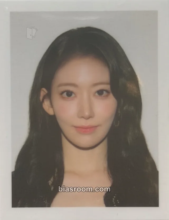 LE SSERAFIM - Sakura - Easy Crazy Hot Tour Encore (2025/26) Event id photo keyring merch photocard korea