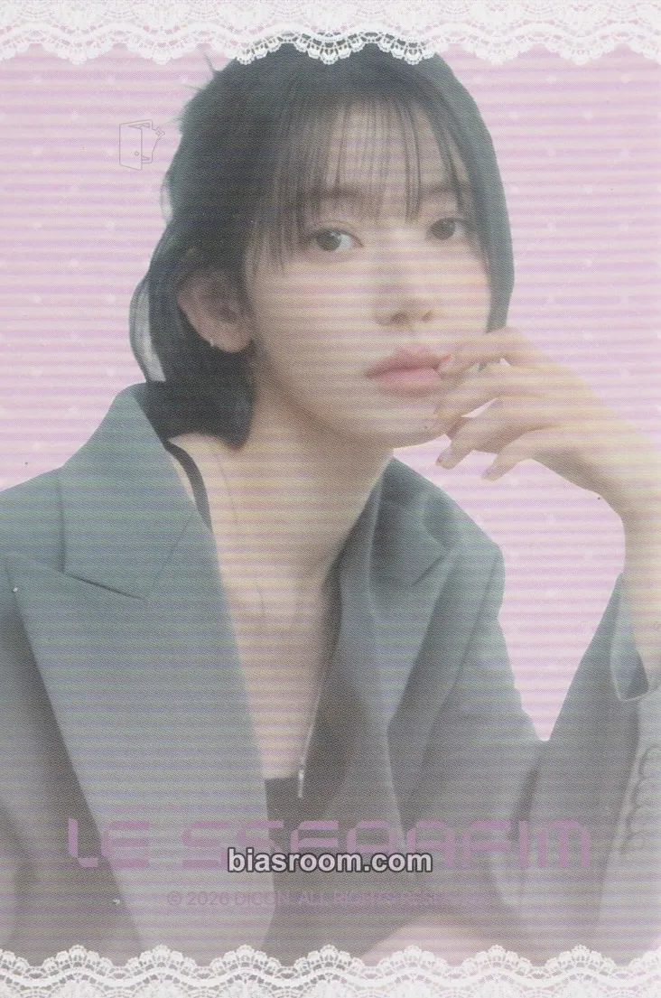 Sakura D'ICON Issue N°32 Photocard - LE SSERAFIM - LE SSERAFIM K-pop photocard
