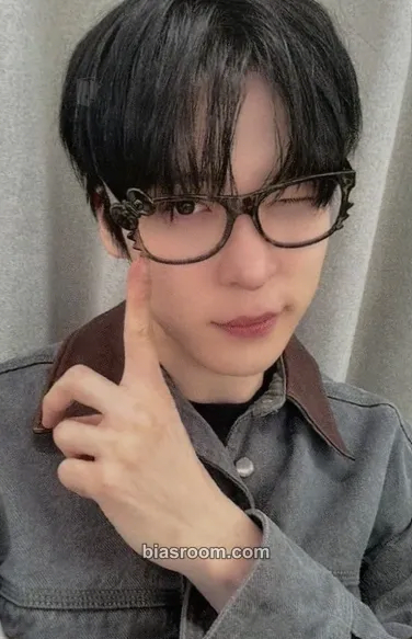 Yunho GOLDEN HOUR : Part.4 Photocard - ATEEZ - ATEEZ K-pop photocard