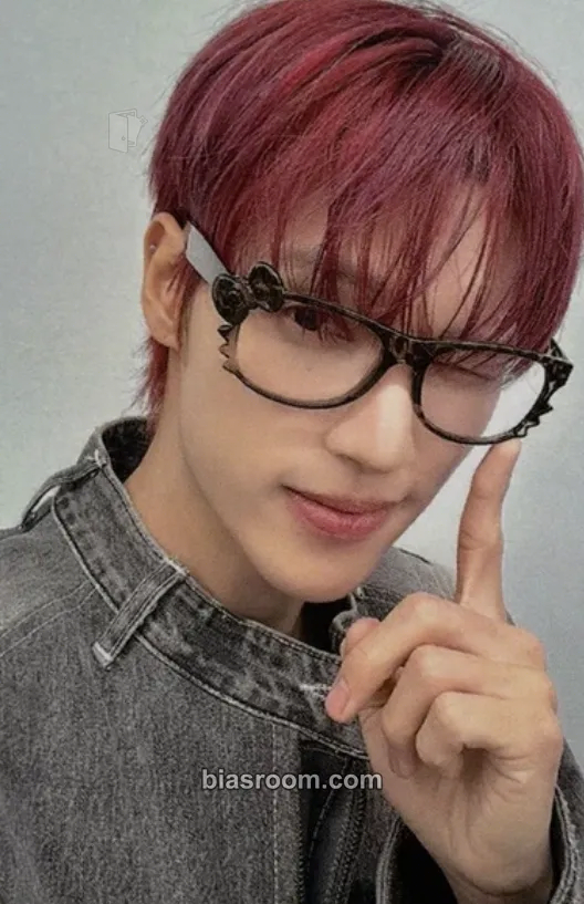 Wooyoung GOLDEN HOUR : Part.4 Photocard - ATEEZ - ATEEZ K-pop photocard