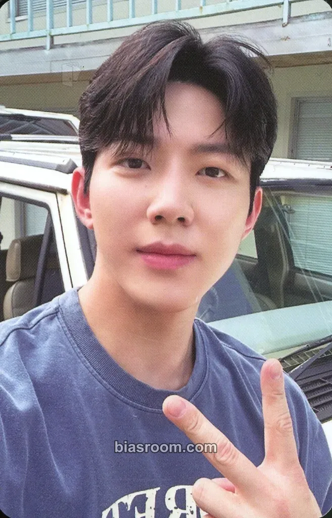 Dowoon 2025 Season's Greetings - Way To Trip Photocard - DAY6 - DAY6 K-pop photocard