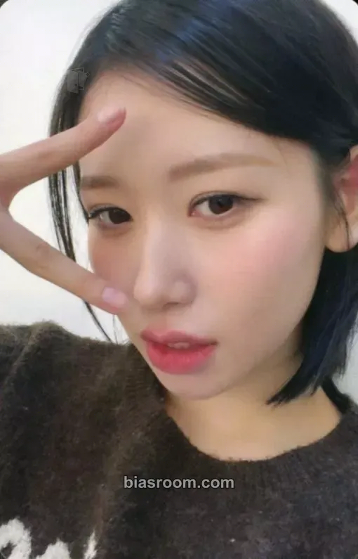 Momona MIRAI Photocard - ME:I - ME:I K-pop photocard