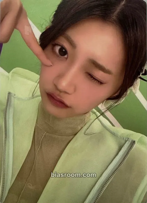 Kana Itakura Random Trading Cards Ver.9 Photocard - Cutie Street - Cutie Street K-pop photocard
