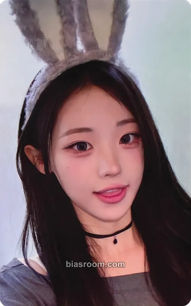 QWER - Hina - CEREMONY  Album weverse global shop (wvg) lucky draw booklet version