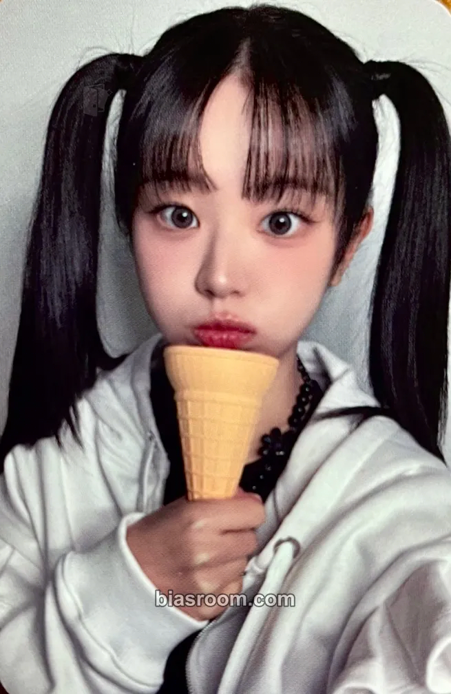 Chodan Rockation: Homecoming Photocard - QWER - QWER K-pop photocard