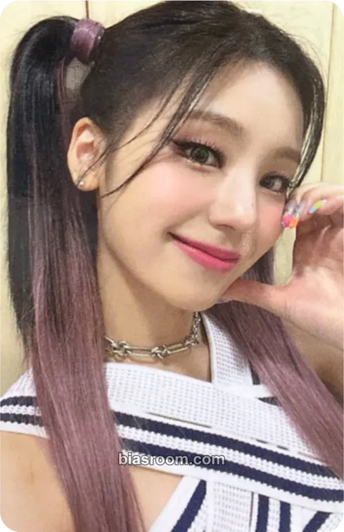 Yeji 2022 Idol Star Athletics Championships Photocard - ITZY - ITZY K-pop photocard
