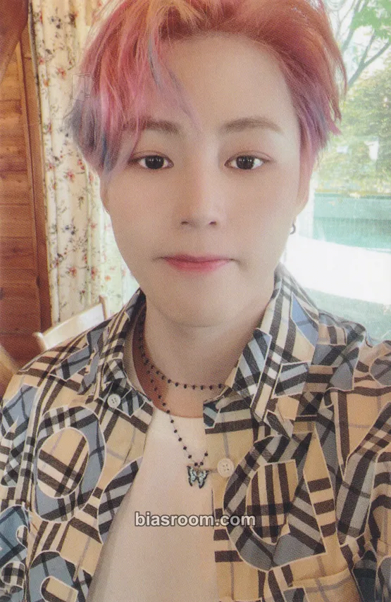 Ha Sung Woon Sneakers Photocard - Ha Sung Woon K-pop photocard