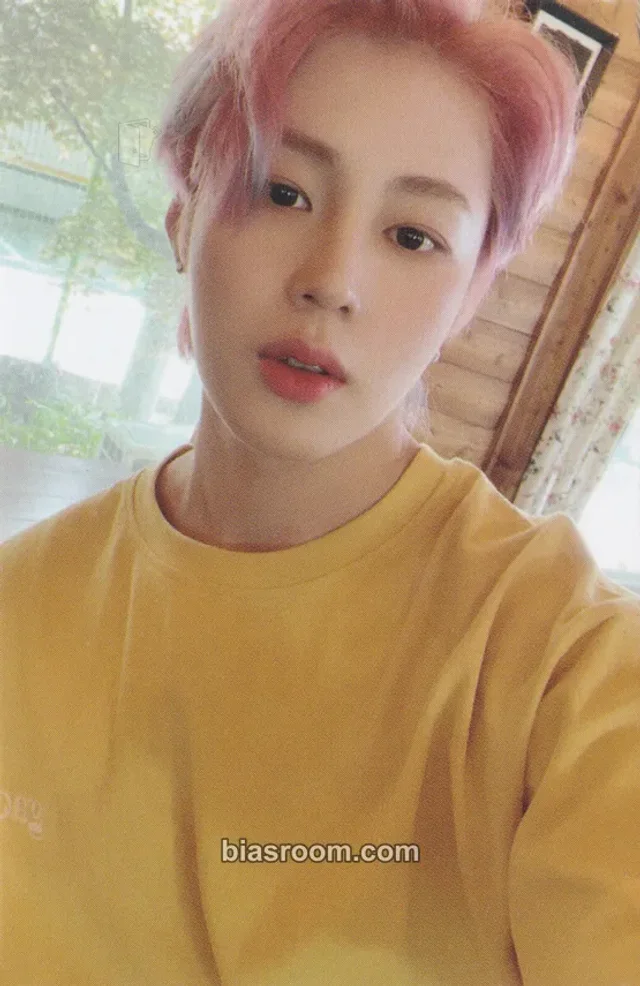Ha Sung Woon - Ha Sung Woon - Sneakers Album album photocard breeze version