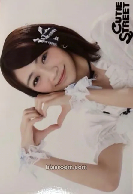 Kana Itakura 5-Photo Set - LARME Costume Edition Photocard - Cutie Street - Cutie Street K-pop photocard