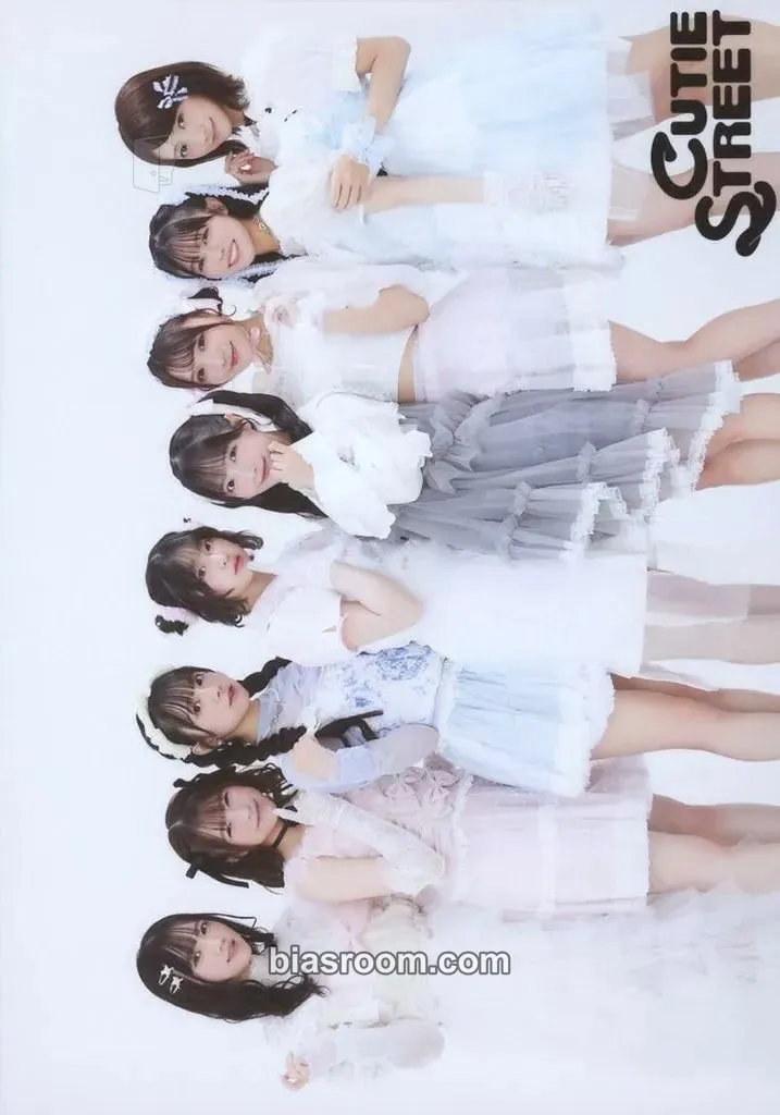 5-Photo Set - LARME Costume Edition Photocard - Cutie Street - Cutie Street K-pop photocard