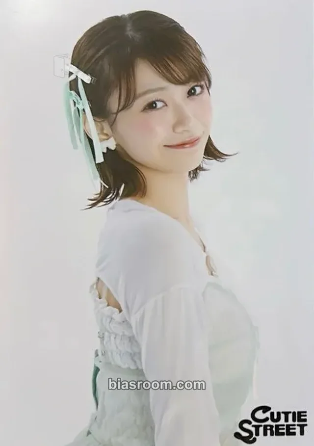 Cutie Street - Kana Itakura - 5 photo set - styling 2024AW edition  Other trading card