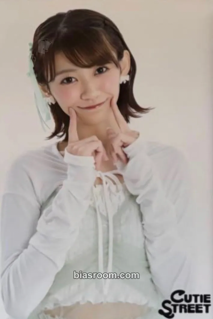 Kana Itakura 5 photo set - styling 2024AW edition Photocard - Cutie Street - Cutie Street K-pop photocard