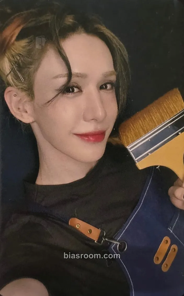 Wumuti I ONE Photocard - XLOV - XLOV K-pop photocard