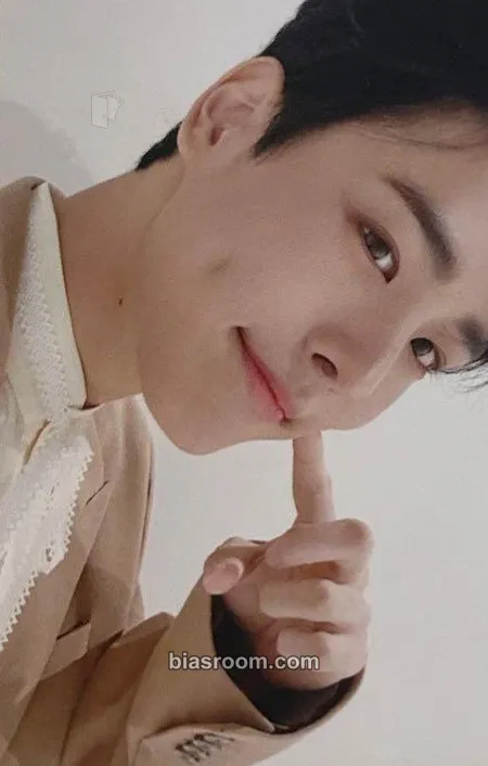 Byungchan VOICE: The Future Is Now Photocard - VICTON - VICTON K-pop photocard