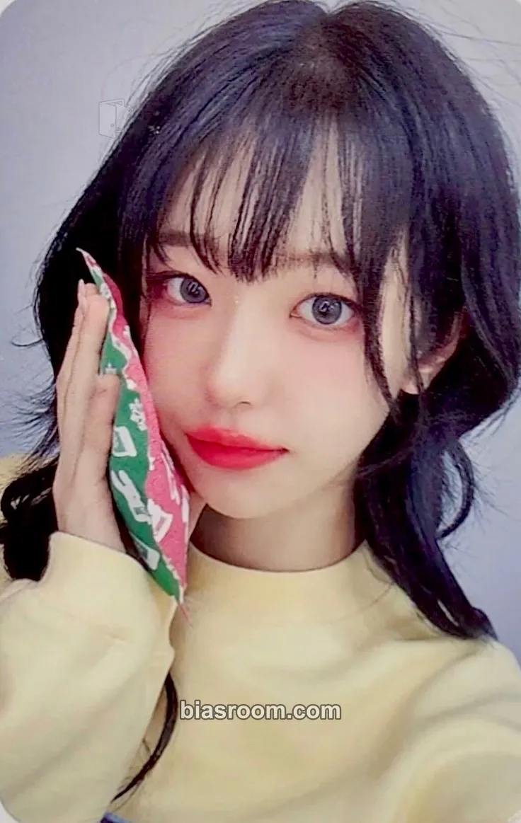 Chodan Algorithm's Blossom Photocard - QWER - QWER K-pop photocard
