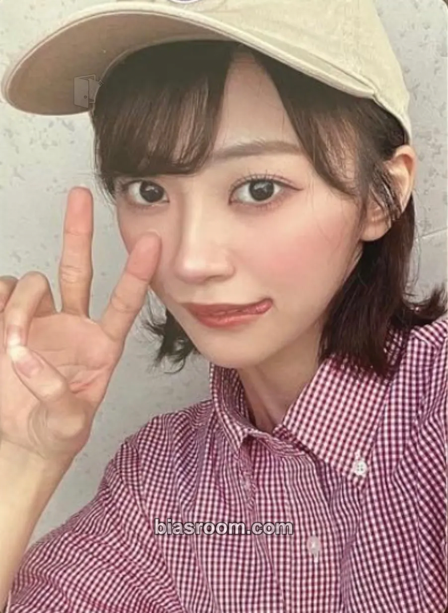 Kana Itakura Kawaii Lab Official Cafe Photocard - Cutie Street - Cutie Street K-pop photocard