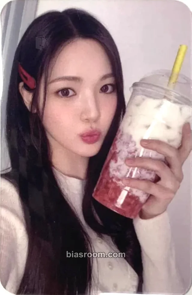 Hearts2Hearts - Yuha - Mega Coffee Other brand collaboration