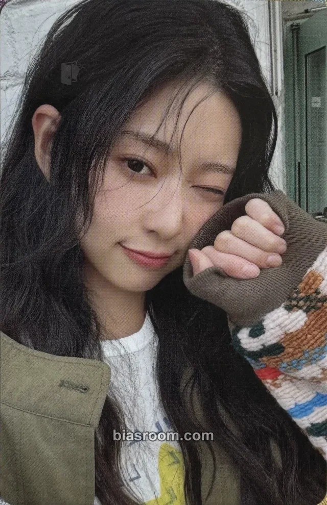 Kim Minju - Minju - 2026 SEASON’S GREETINGS - me, my, minju Other photocard set