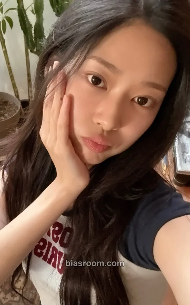 Kim Minju - Minju - 2026 SEASON’S GREETINGS - me, my, minju Other pob (pre-order benefit) ktown4u