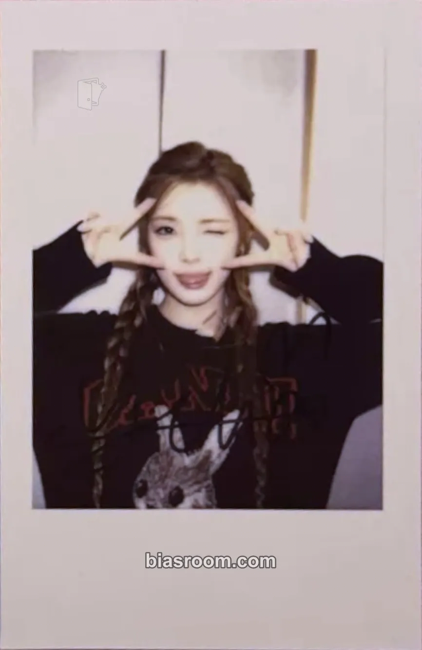 Yuha FOCUS Photocard - Hearts2Hearts - Hearts2Hearts K-pop photocard