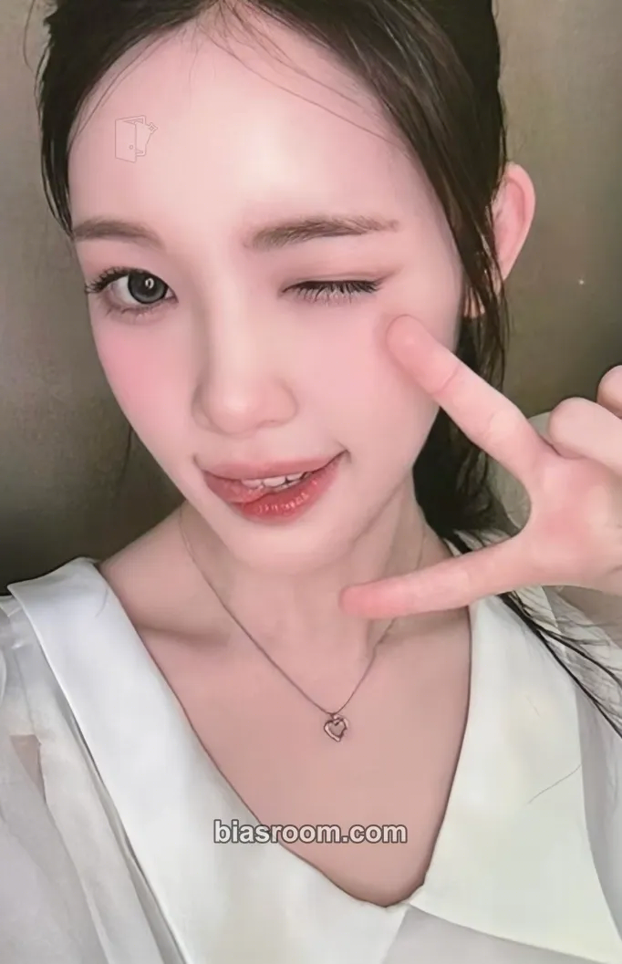 Yuha FOCUS Photocard - Hearts2Hearts - Hearts2Hearts K-pop photocard
