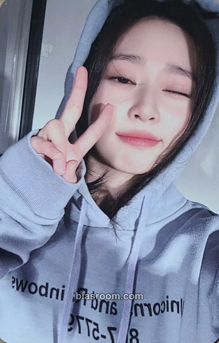 Minju 2024 Season’s Greetings - 문득, Anywhere Photocard - Kim Minju - Kim Minju K-pop photocard