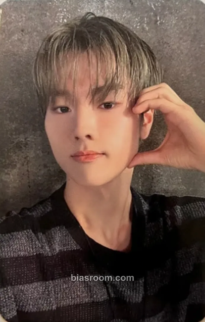 Jungsu Troubleshooting Photocard - Xdinary Heroes - Xdinary Heroes K-pop photocard