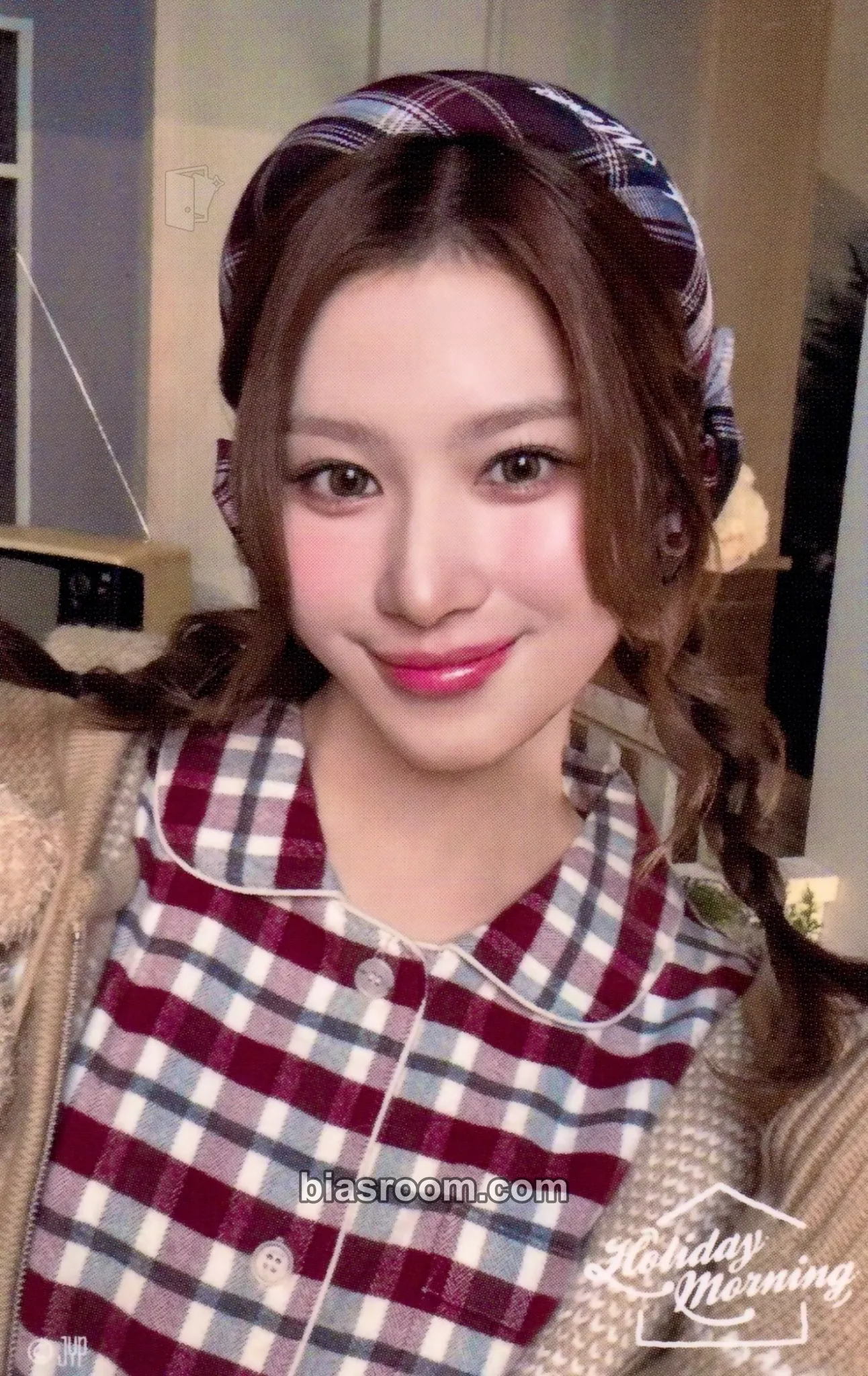 Sana 2025 JYP JAPAN POP-UP "Holiday Morning" Photocard - TWICE - TWICE K-pop photocard