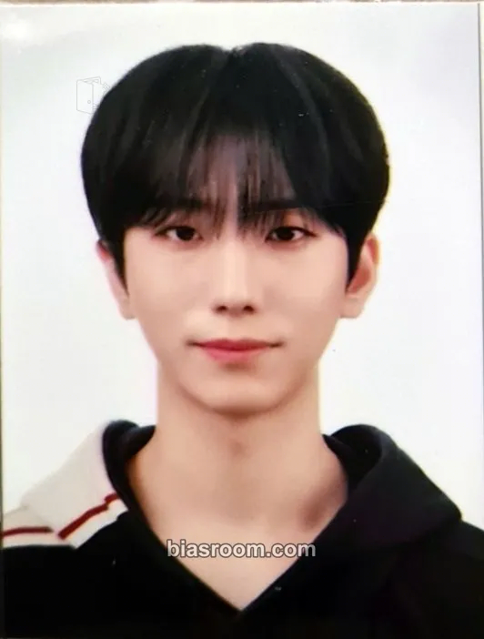 Gunil Happy Death Day Photocard - Xdinary Heroes - Xdinary Heroes K-pop photocard
