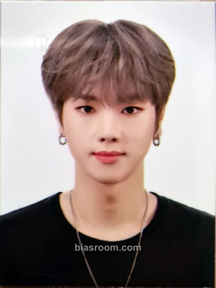 Jungsu Happy Death Day Photocard - Xdinary Heroes - Xdinary Heroes K-pop photocard