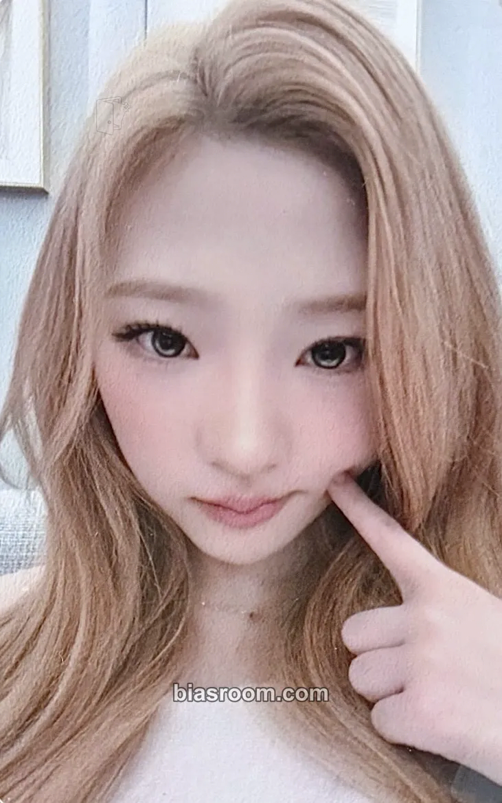 Stella FOCUS Photocard - Hearts2Hearts - Hearts2Hearts K-pop photocard