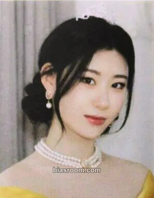 Chaeryeong The 2nd Fan Meeting ITZY, MIDZY, Let's Fly! "To Wonder World" Photocard - ITZY - ITZY K-pop photocard