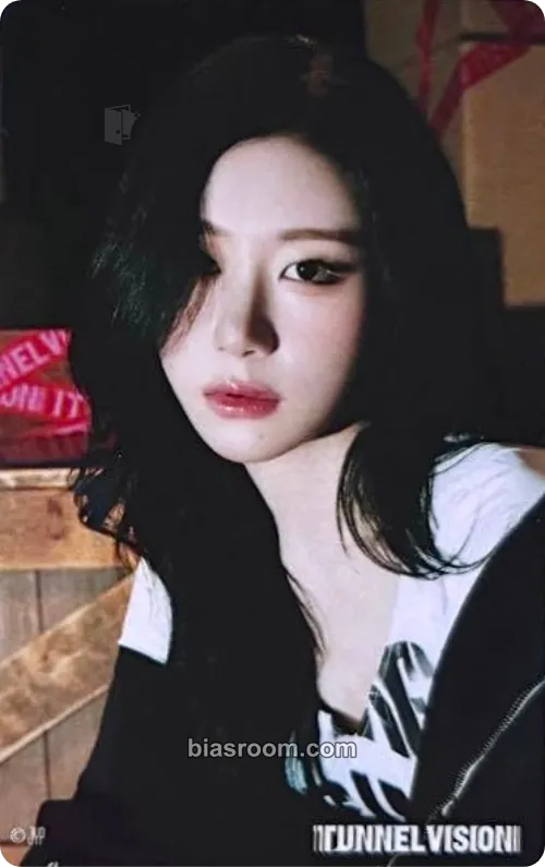 Chaeryeong ITZY 3rd World Tour 'Tunnel Vision' Photocard - ITZY - ITZY K-pop photocard