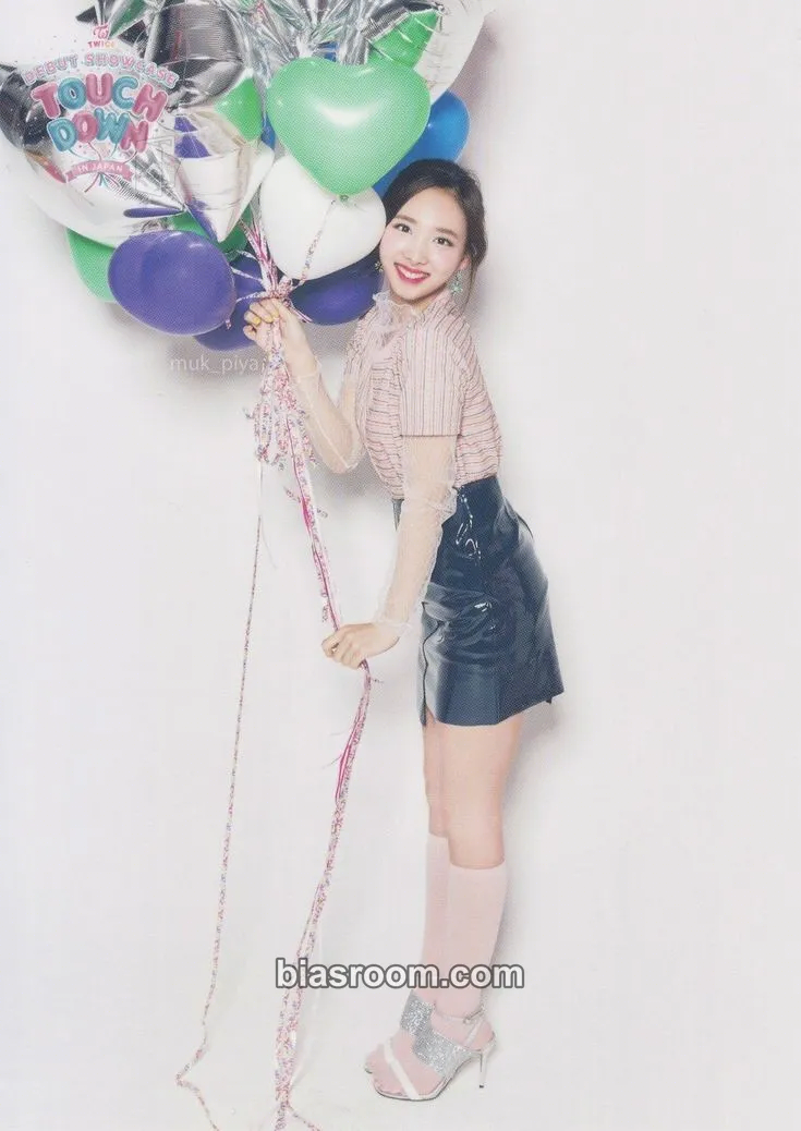 Nayeon Twice Debut Showcase "Touchdown in Japan" Photocard - TWICE - TWICE K-pop photocard
