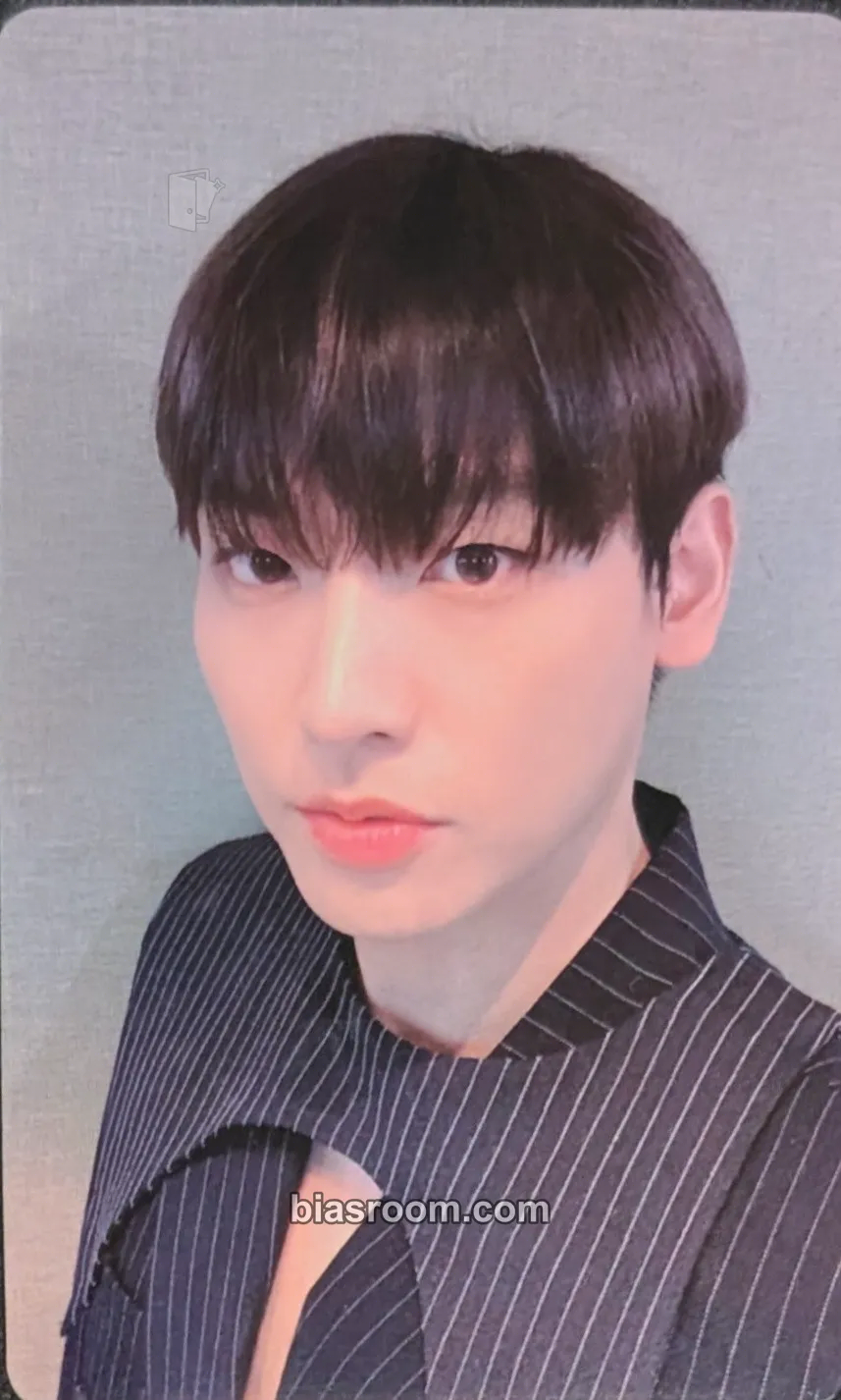 Inseong TURN OVER Photocard - SF9 - SF9 K-pop photocard