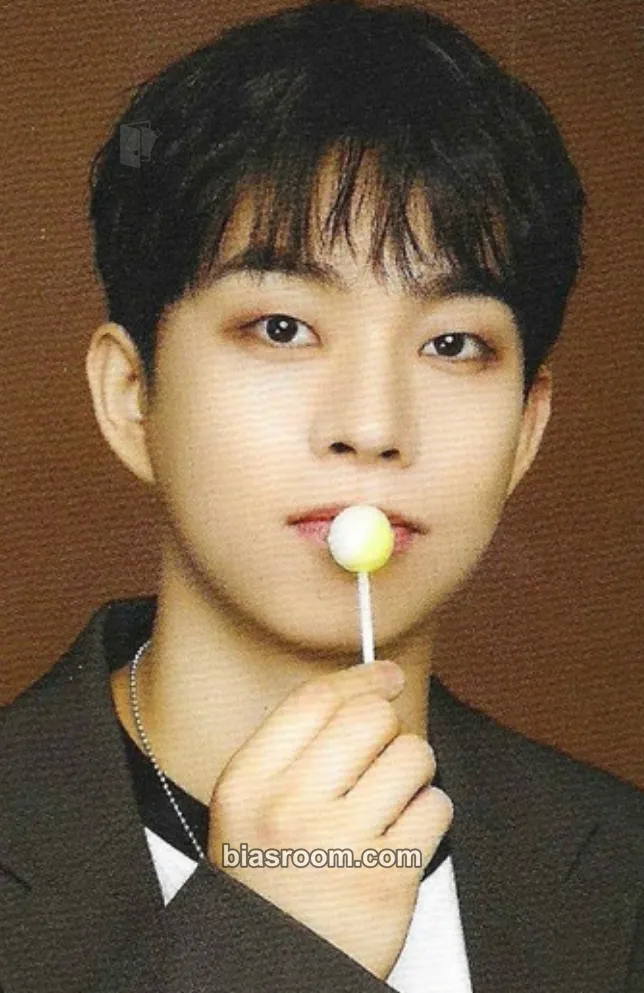 Sangyeop S Cawaii! ME 2026 WINTER Magazine Photocard - LUCY - LUCY K-pop photocard