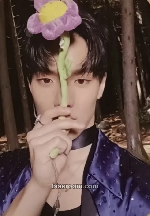 MONSTA X - Shownu - The Unseen Album soundwave lucky draw sub-unit album