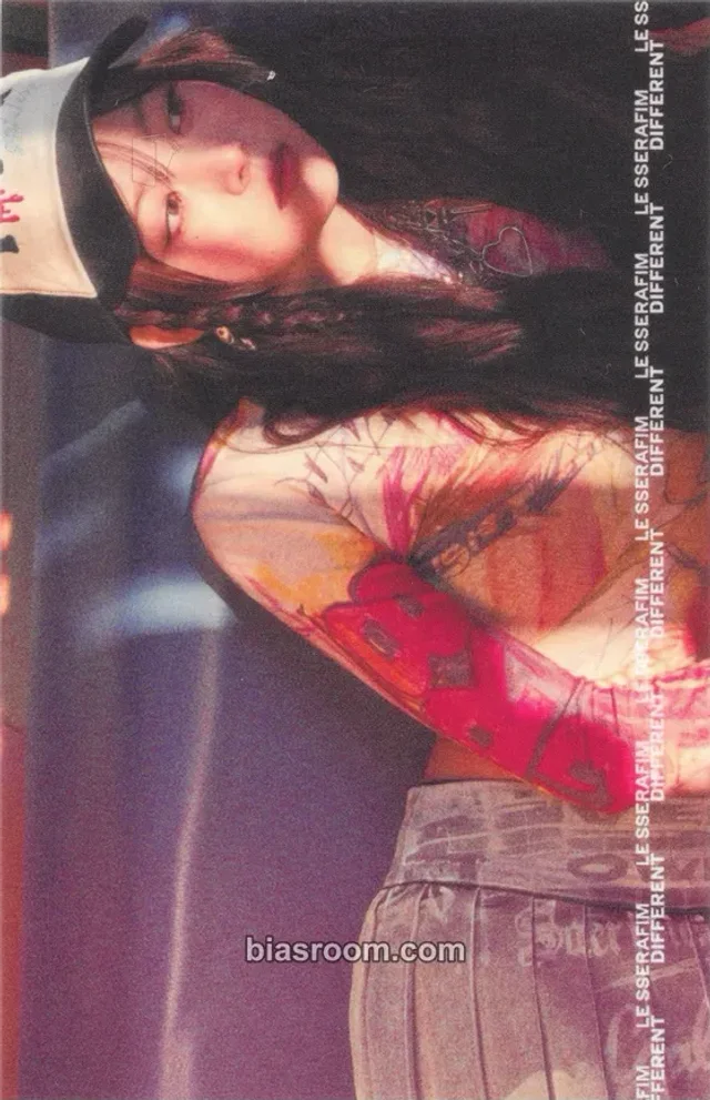 LE SSERAFIM - Hong Eunchae - DIFFERENT Album pob (pre-order benefit) hmv sticker