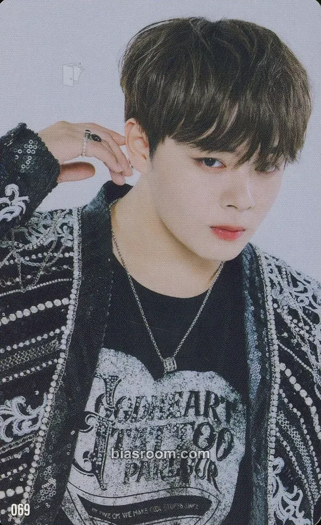 Shion Tsurubo JO1DER SHOW 2024-2025 ’WHEREVER WE ARE’ Photocard - JO1 - JO1 K-pop photocard
