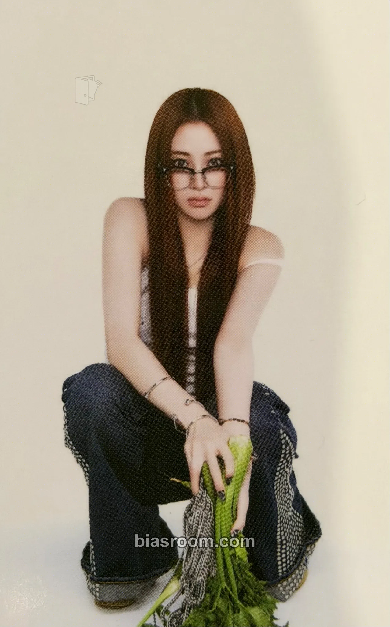 Huh Yunjin SPAGHETTI Photocard - LE SSERAFIM - LE SSERAFIM K-pop photocard