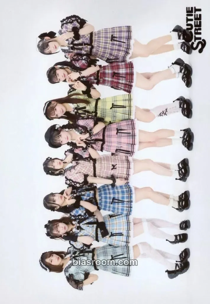 5 Photo Set - Plaid School Uniform Edition - Photocard - Cutie Street - Cutie Street K-pop photocard