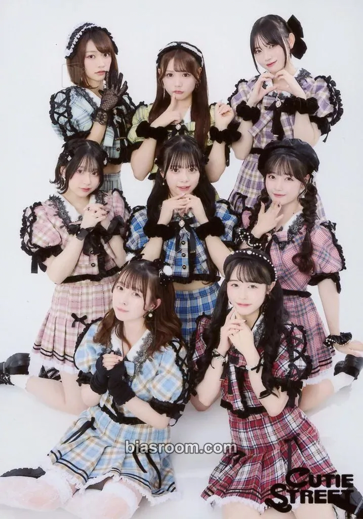 5 Photo Set - Plaid School Uniform Edition - Photocard - Cutie Street - Cutie Street K-pop photocard